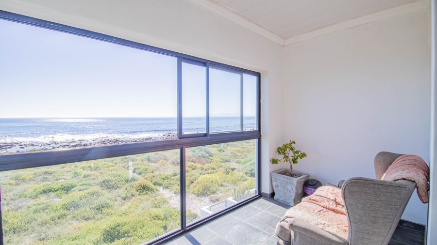 5 Bedroom Property for Sale in Sandy Point Beach Estate Western Cape